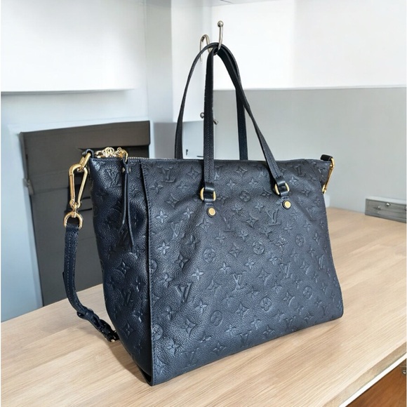 ♦️SOLD♦️ Louis Vuitton Monogram Empreinte Bag - Picture 8 of 16